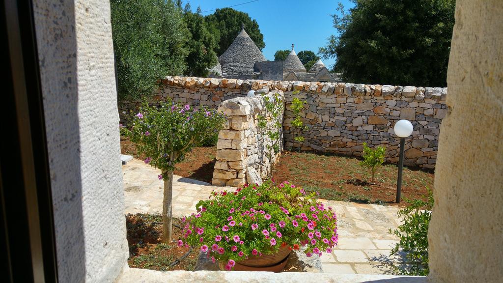 Almapetra Trulli Resort Locorotondo Eksteriør bilde