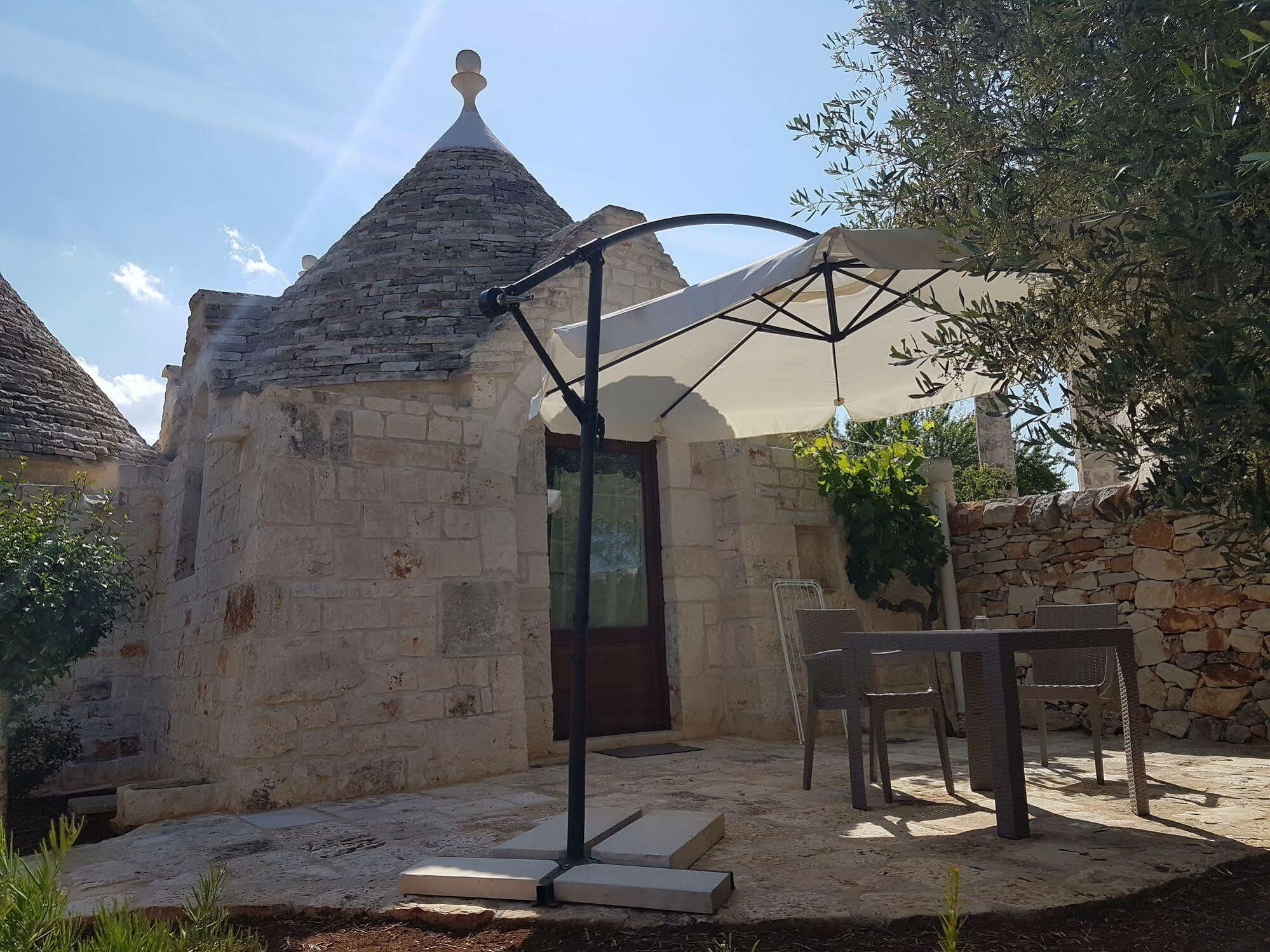 Almapetra Trulli Resort Locorotondo Eksteriør bilde