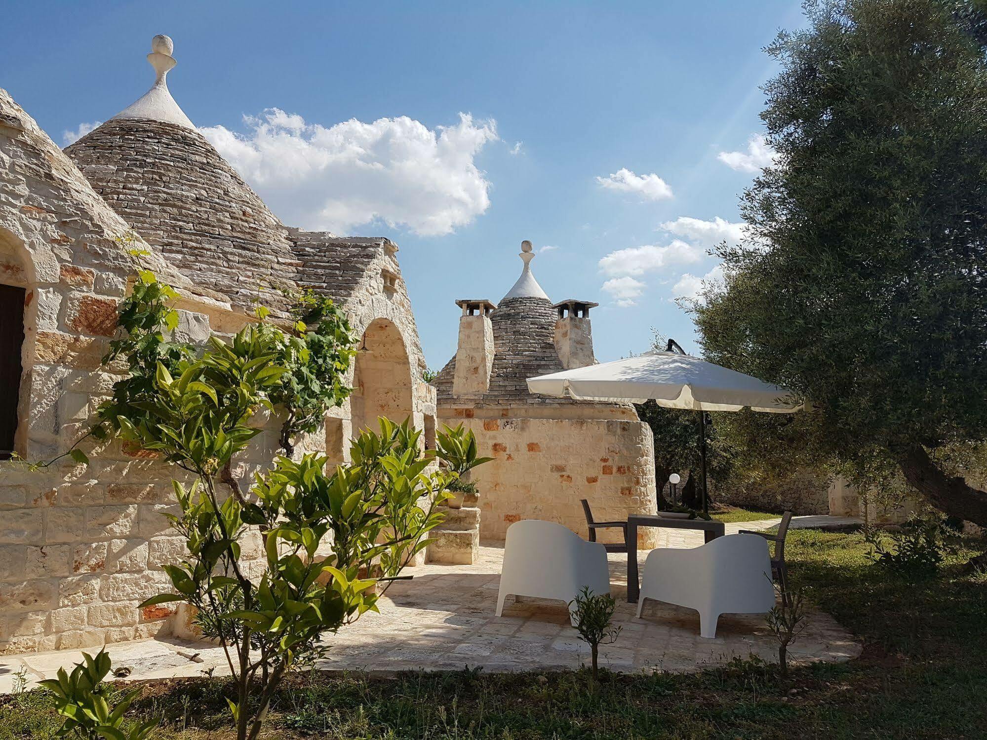 Almapetra Trulli Resort Locorotondo Eksteriør bilde